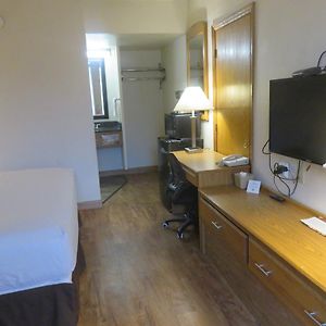 King Room Pet Friendly or Non-Smoking